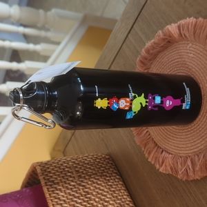 New, h2go aluminum classic 24 oz water bottle.